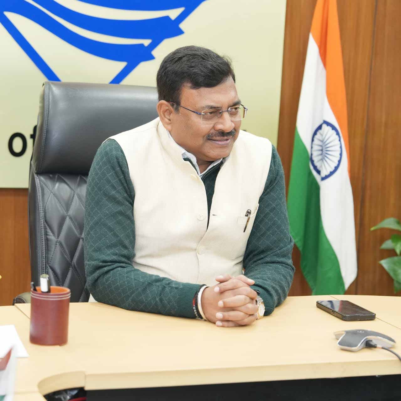 राज-काज: सेब की अति सघन बागवानी योजना को लेकर सीएस ने ली बैठक, नयी प्रजातियों के बागान स्थापित