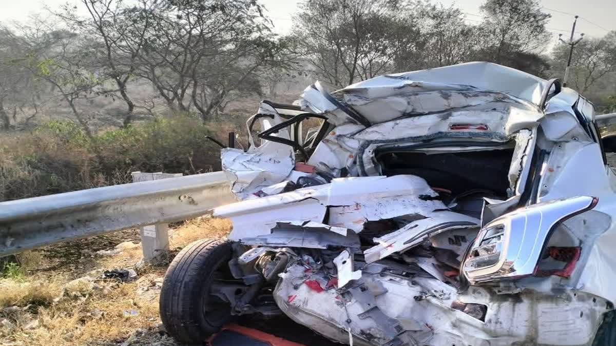 हादसा : गौला बाईपास रोड पर बड़ा हादसा, कार कैन्टर की भिड़ंत में।एक की मौत, दो घायल