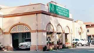 सख़्त रुख: सरकारी ऑफिस में आउटसोर्स पर नियुक्त नगर निगम कर्मियों पर लटकी छंटनी की तलवार