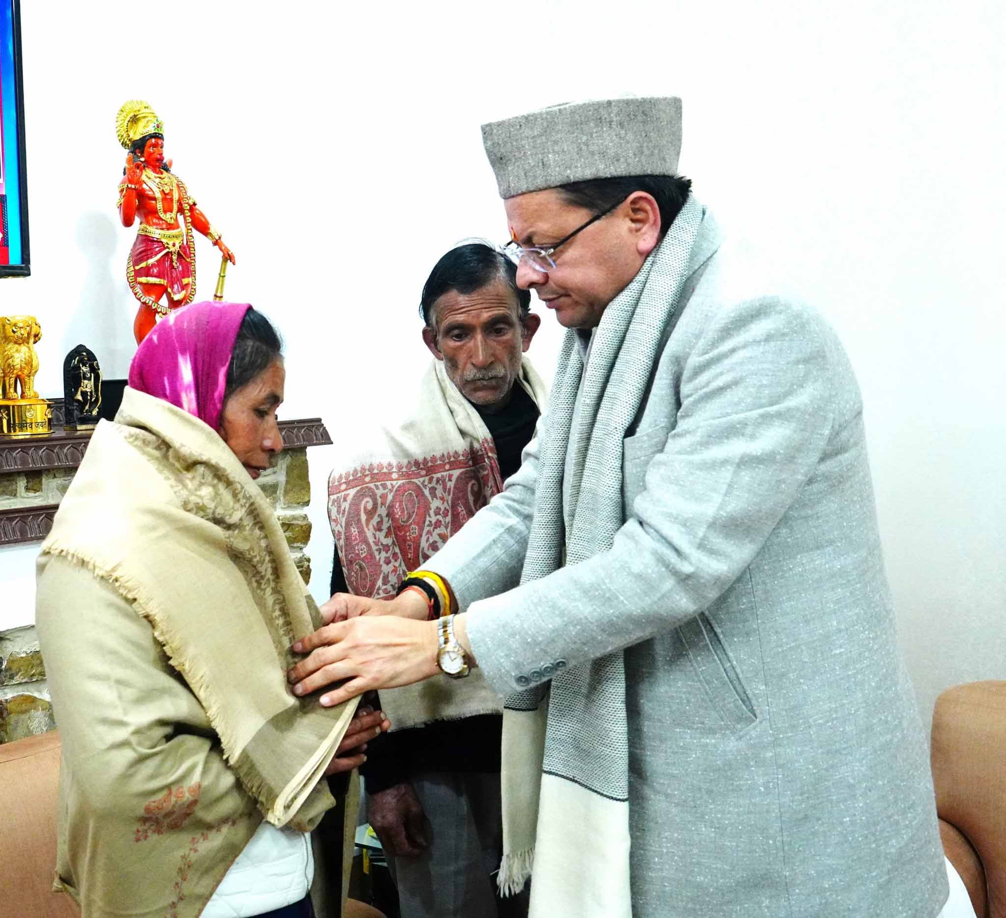 राज-काज: सीएम धामी से मिले अंकिता भंडारी के माता-पिता; मांगों पर विचार कर निर्णय लेने का मिला आश्वासन