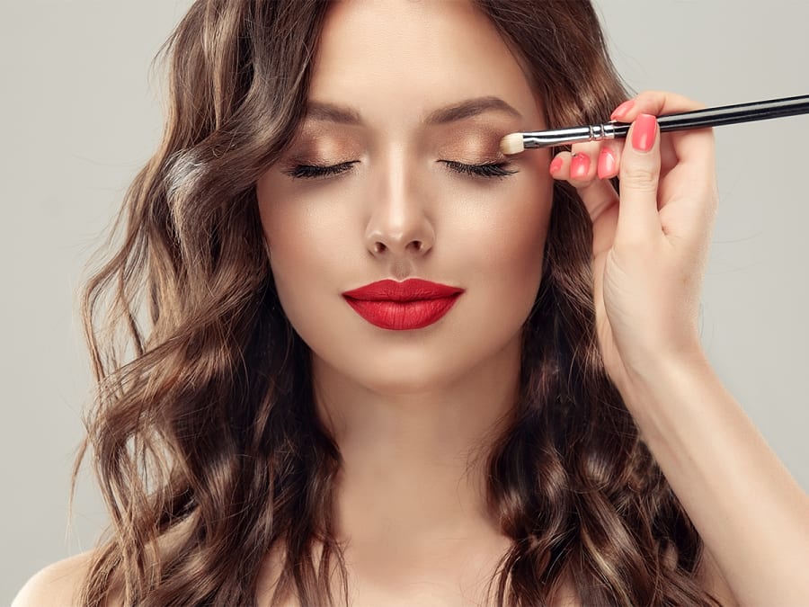 मेकअप: आंखों को आकर्षक बनाने के लिए आजमाएं ये 5 मेकअप ट्रिक्स