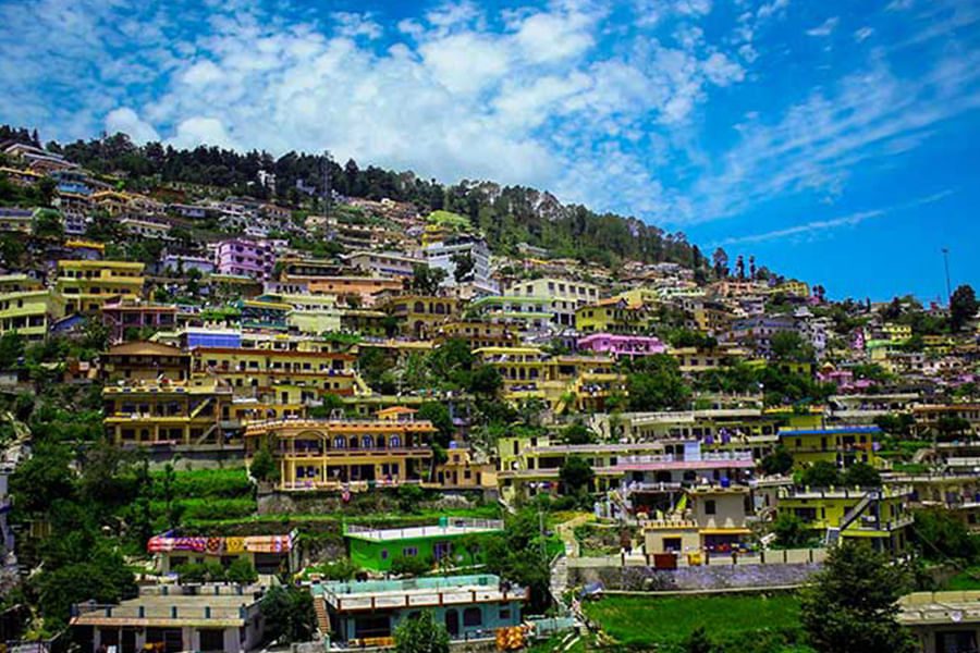 दायित्व : मुख्य शिक्षा अधिकारी अत्रेय सयाना व डीईओ बेसिक अंशुल बिष्ट ने संभाला पदभार