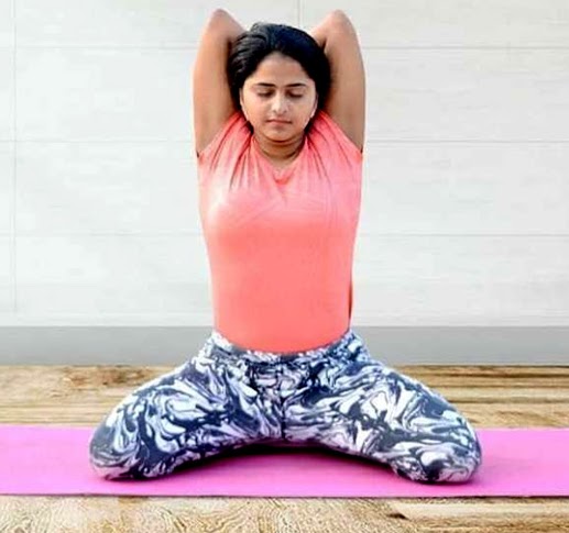 हैल्थ टिप्स: क्या पीठ दर्द और कंधों की जकड़न से हैं परेशान? उत्तानमंडूकासन से पाएं आराम