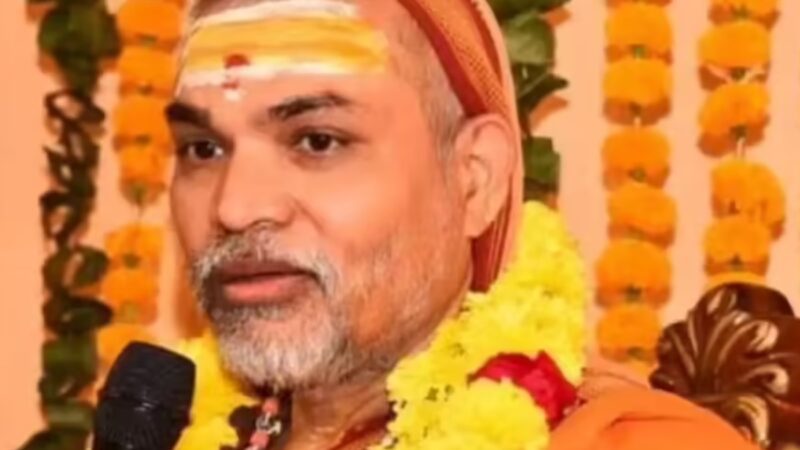 संदेहास्पद : आशुतोष महाराज के साथ एसीपी की तस्वीर पर स्वामी अविमुक्तेश्वरानंद ने उठाए सवाल