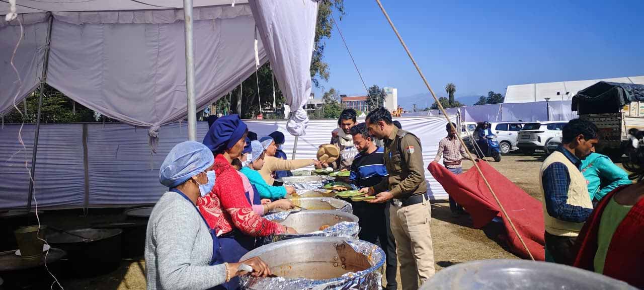 हौसला: उत्तरायणी कौथिक महोत्सव में हिलांस कैंटीन की महिलाएँ बनीं आत्मनिर्भरता की मिसाल