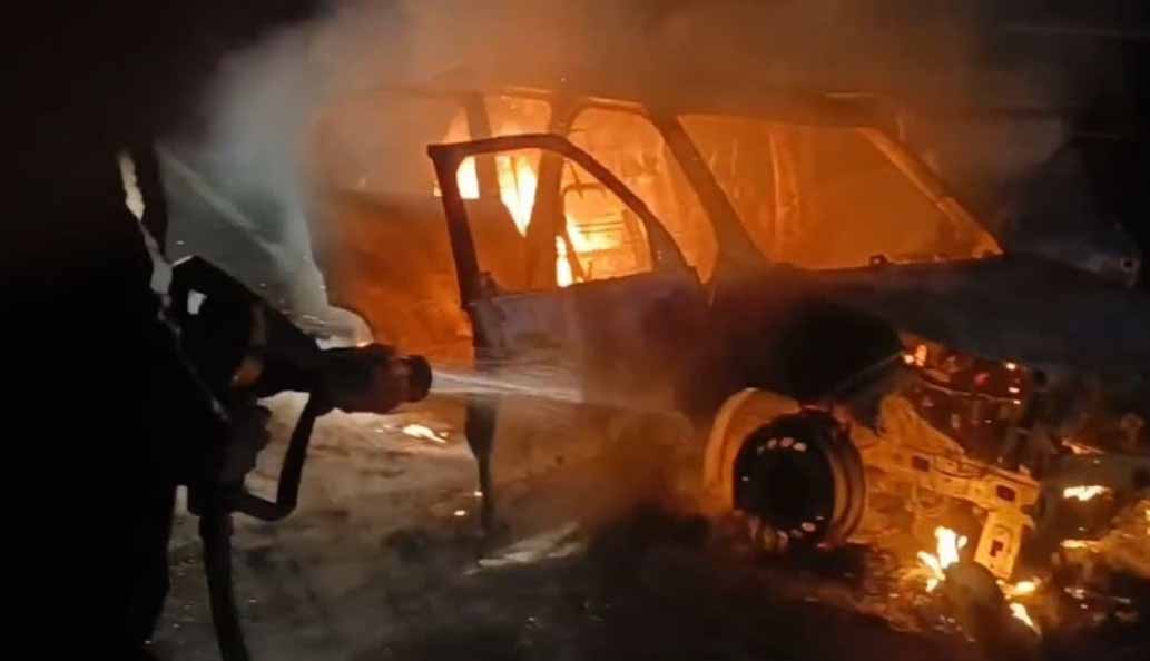अफरा-तफरी: लामाचौड़ में चलती कार में लगी भीषण आग, चालक ने कूदकर बचायी जान