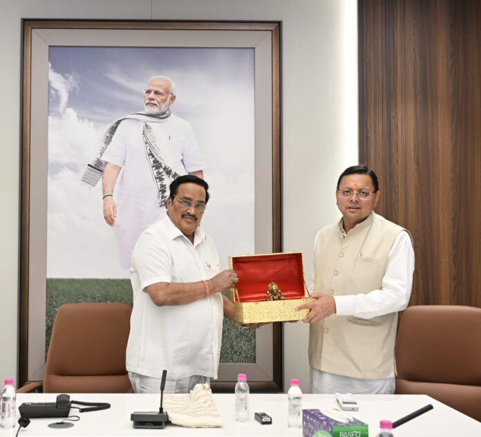 सीएम धामी ने की केन्द्रीय जल शक्ति मंत्री से शिष्टाचार भेंट