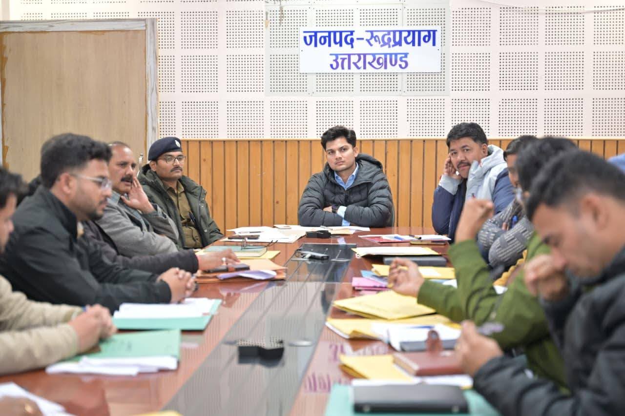 संवाद: चारधाम यात्रा की तैयारियों को लेकर डीएम की टैक्सी यूनियनों संग महत्वपूर्ण बैठक
