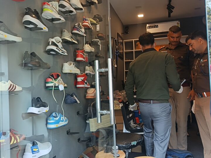 संदिग्ध परिस्थितियों में कारोबारी की कनपटी पर लगी गोली, मौके से अवैध पिस्टल बरामद