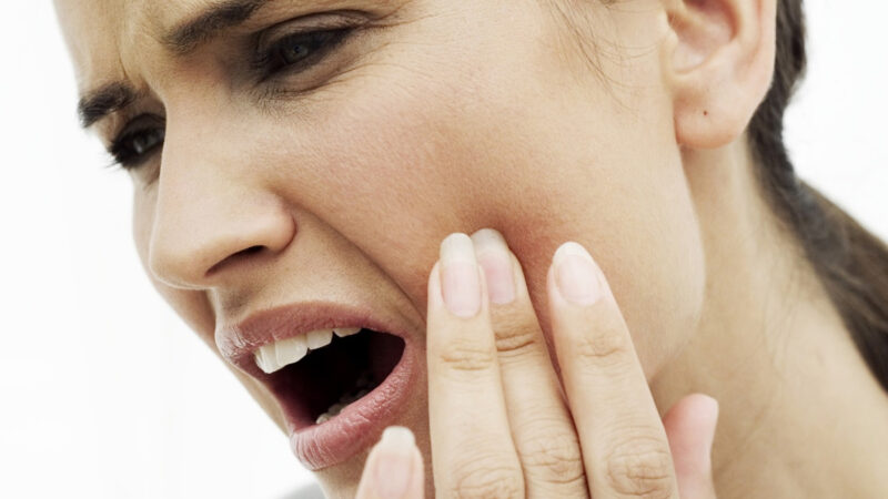 देखभाल: दांतों के लिए साइलेंट किलर है सड़न, जानें कब बढ़ सकती है दांतों से जुड़ी समस्याएं