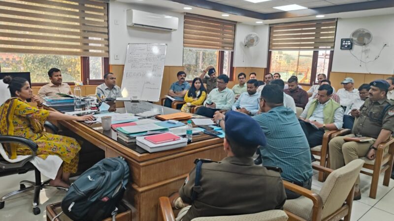 कुम्भ-2027: मेला अधिकारी श्रीमती सोनिका ने की सड़क व रेल यातायात से जुड़ी तैयारियों की समीक्षा  