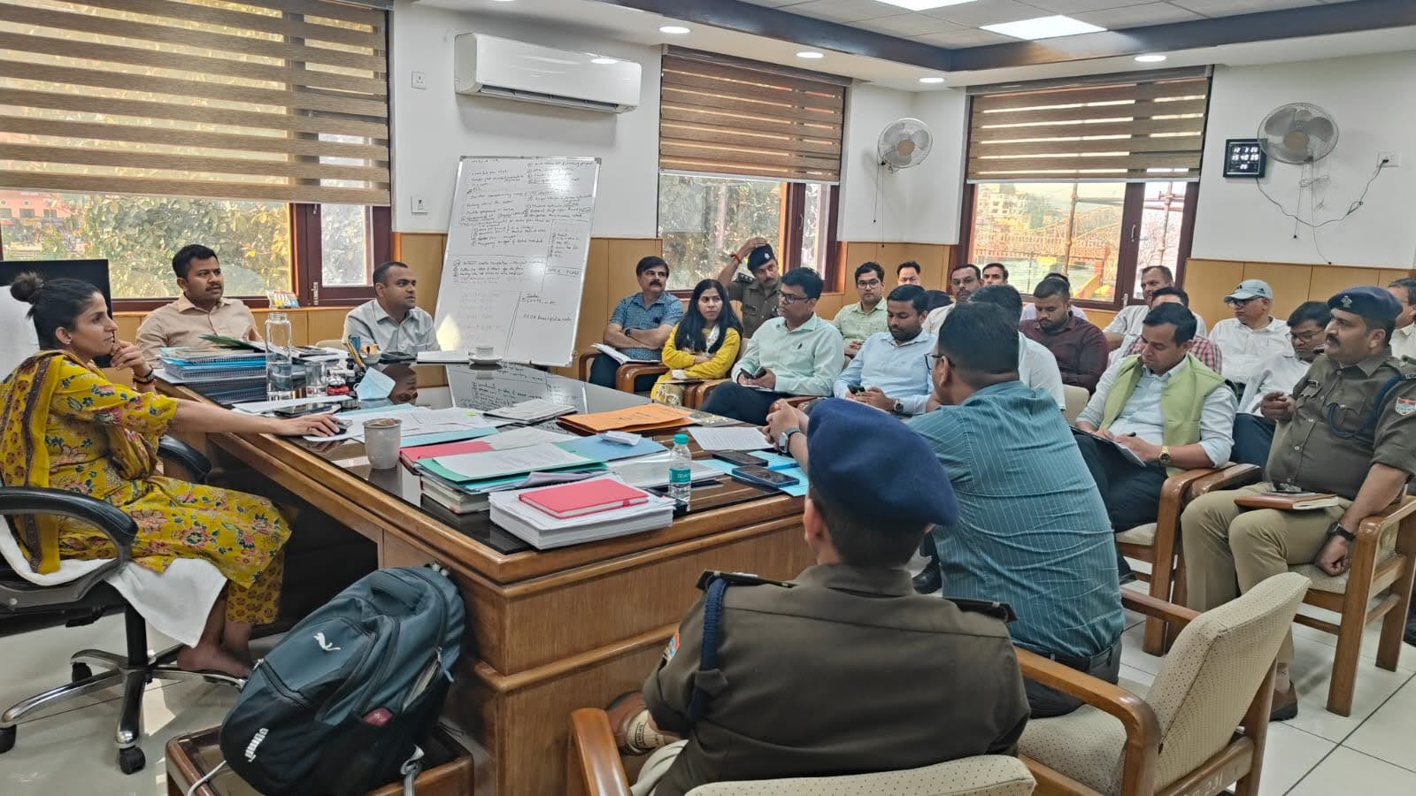 कुम्भ-2027: मेला अधिकारी श्रीमती सोनिका ने की सड़क व रेल यातायात से जुड़ी तैयारियों की समीक्षा  