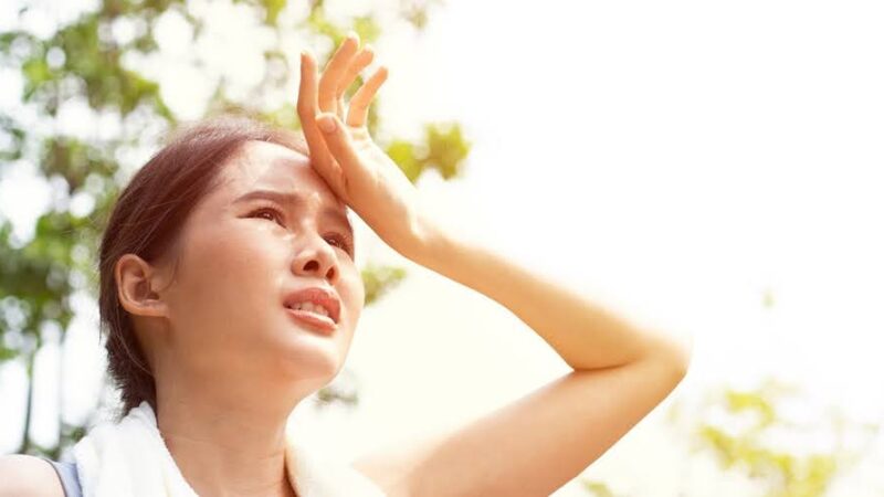 हैल्थ टिप्स: गर्मियों में हीट स्ट्रोक से सुरक्षित रहने के लिए अपनाएं ये 5 तरीके