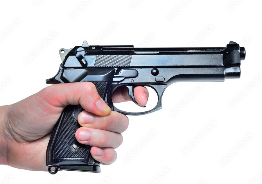 हुड़दंग: होली पर हुईं अप्रिय घटनाएं, युवक पर तानी पिस्टल, किशोर पर किया फायर