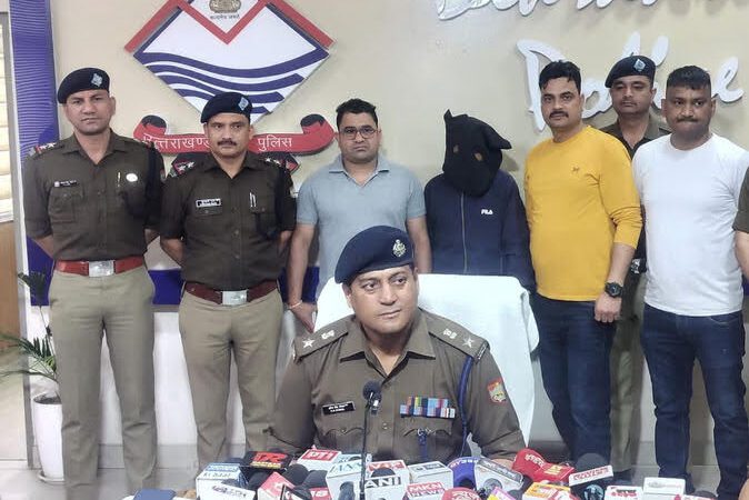 खुलासा: पुलिस ने सुलझाई जंगल में मिले महिला के शव की गुत्थी, पति ने की थी पत्नी की हत्या