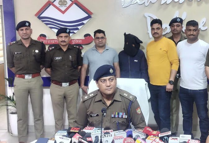 खुलासा: पुलिस ने सुलझाई जंगल में मिले महिला के शव की गुत्थी, पति ने की थी पत्नी की हत्या