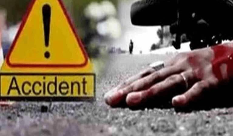 दुखद: तेज़ रफ़्तार कार से हुई जोरदार भिड़ंत में दो बाइक सवार युवकों की मौत, बनबसा से लौट रहे थे घर