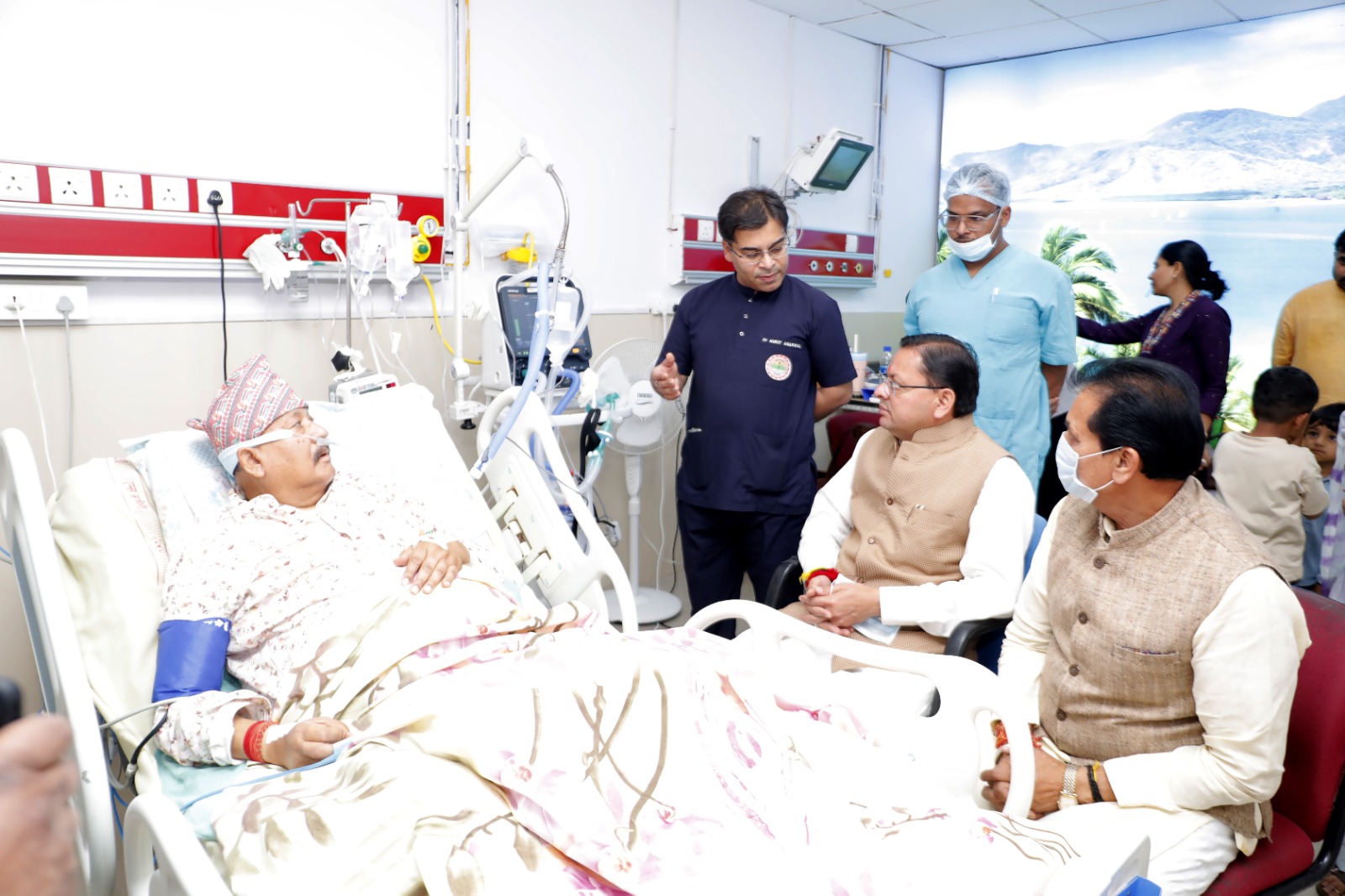 एम्स: कैबिनेट मंत्री सतपाल महाराज के स्वास्थ्य में सुधार: सीएम धामी ने अस्पताल पहुंच कर जाना हाल-चाल 