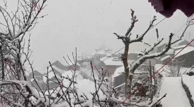 हिमपात: गंगोत्री-यमुनोत्री में बर्फबारी, हर्षिल घाटी ने ओढ़ी बर्फ की चादर, बढ़ी ठिठुरन