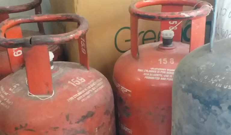 बड़ी ख़बर: उत्तराखंड के 44 हजार गैस उपभोक्ताओं को सरेंडर करना होगा सिलेंडर, LPG व PNG कनेक्शन होंगे प्रभावित