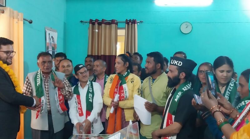 वन विभाग की कार्रवाई के विरोध में ग्रामीणों का प्रदर्शन, जांच के आदेश