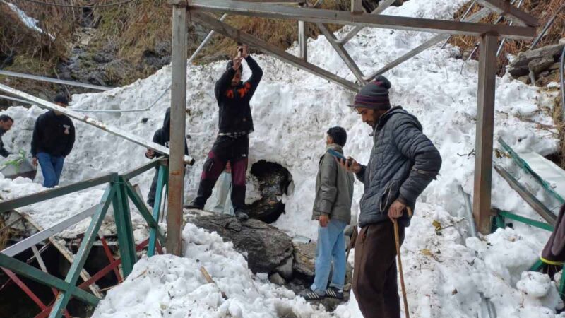 यमुनोत्री धाम यात्रा:  पैदल मार्ग को किया जा रहा दुरुस्त, बढ़ाई मजदूरों की संख्या