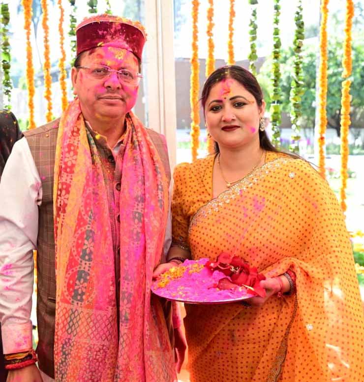 सीएम आवास में पारंपरिक उल्लास के साथ आयोजित हुआ होली मिलन समारोह