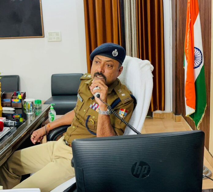 अवैध खनन में ऑडियो वायरल होने पर इकबालपुर चौकी प्रभारी सहित 6 निलम्बित