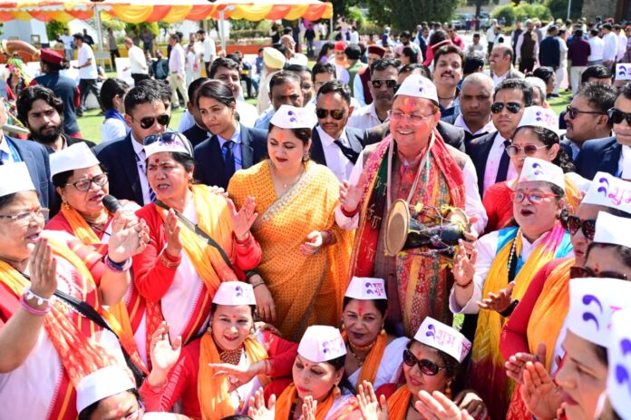 मुख्यमंत्री आवास में पारंपरिक उल्लास के साथ आयोजित हुआ होली मिलन समारोह