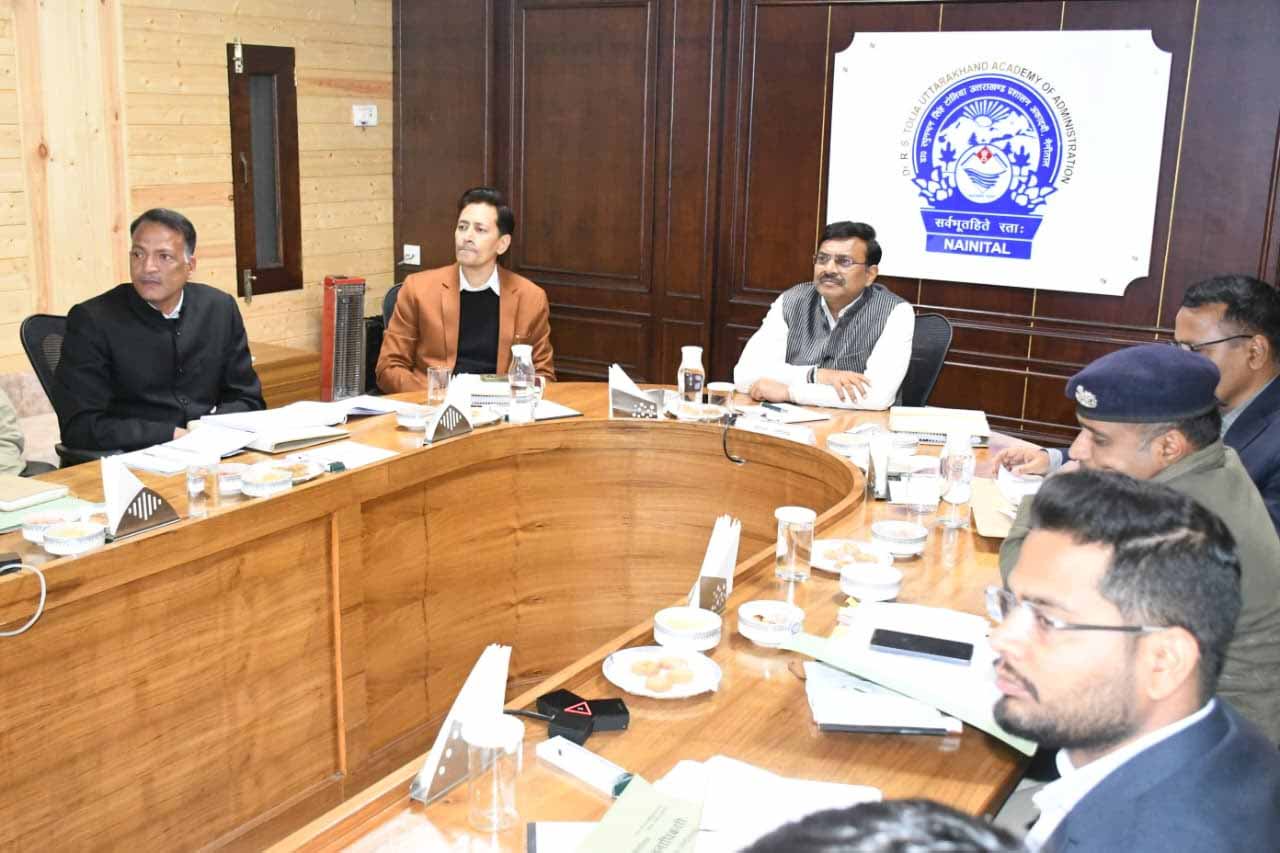 जायज़ा: निर्माणाधीन परियोजनाओं को समय पर पूरा करें विभाग; सीएस ने की विकास कार्यों की समीक्षा