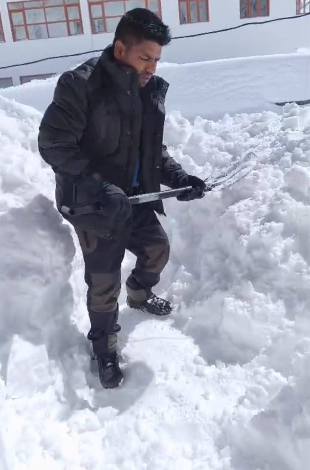 ज़ज्बा:  केदारनाथ धाम में बर्फीली चुनौती के बीच अभेद्य सुरक्षा घेरा, शून्य से नीचे तापमान में भी डटे जवान