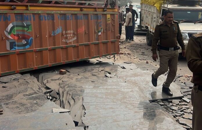झण्डा मेला देखकर वापस जा रहे श्रद्धालुओं का वाहन दुर्घटनाग्रस्त,दो की मौत