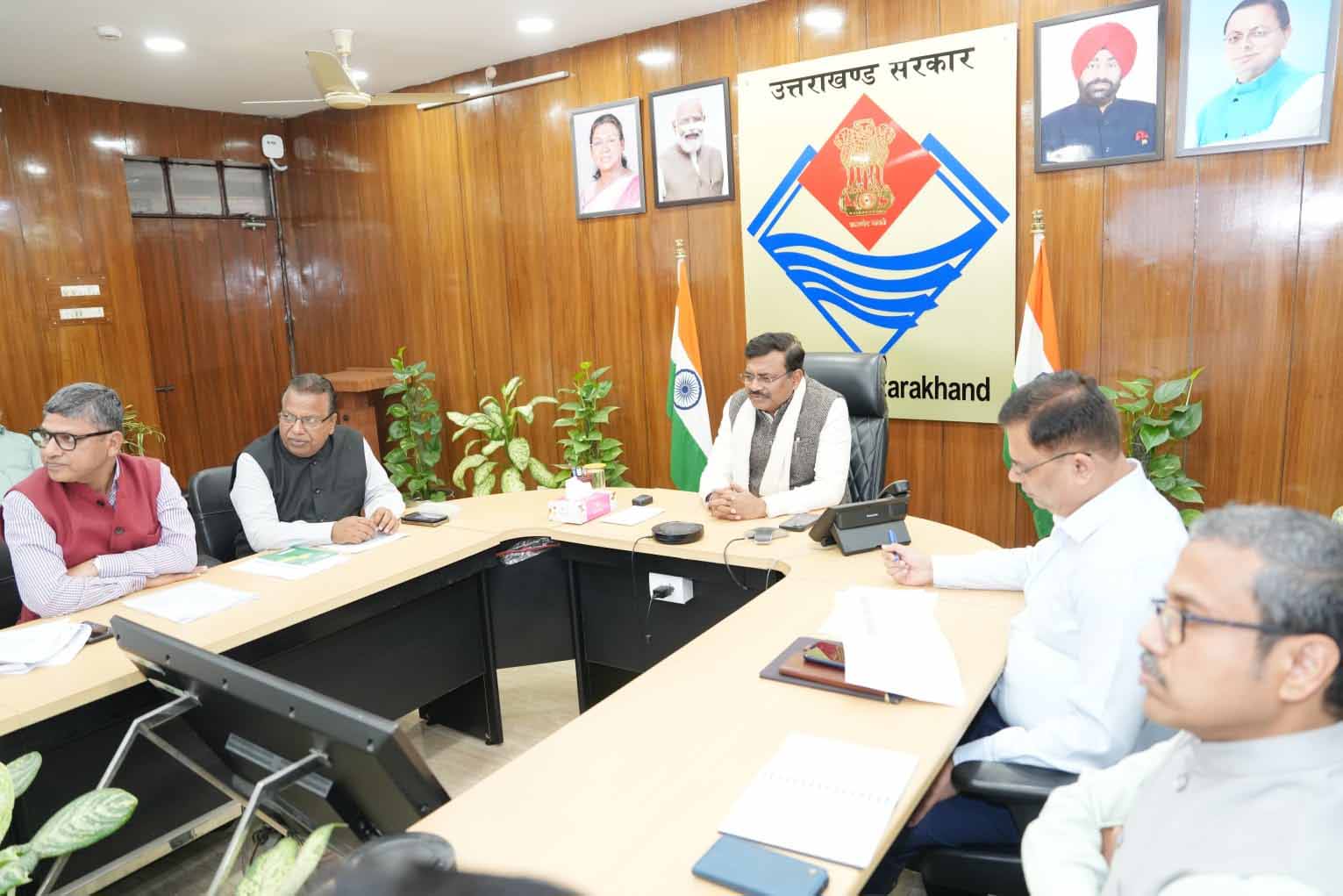 राज-काज: दुर्गम क्षेत्रों में फाइबर केबल एवं वाईफाई के माध्यम से कनेक्टिविटी उपलब्ध कराए जाने के निर्देश