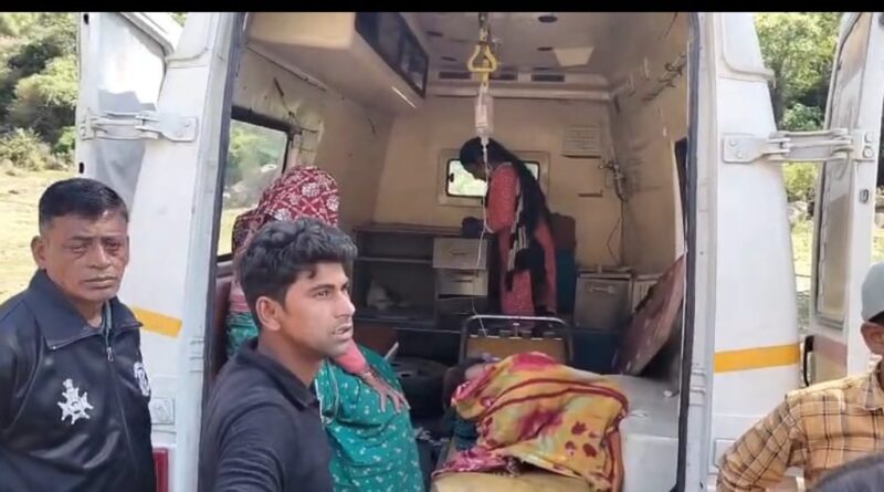 घास लेने गयी महिला पर भालू का हमला, एयर लिफ्ट कर पहुँचाया हायर सेंटर