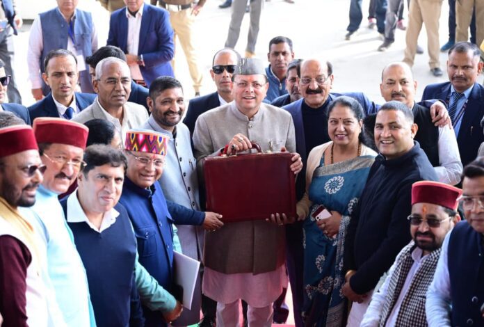सीएम धामी ने किया ₹1,11,703.21 करोड़ का बजट पेश