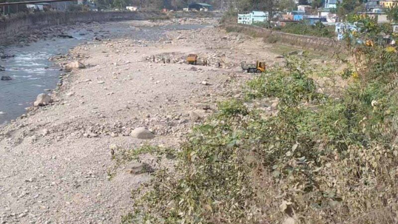 आपदा प्रभावित इलाकों में नहीं थम रहा खनन का कारोबार
