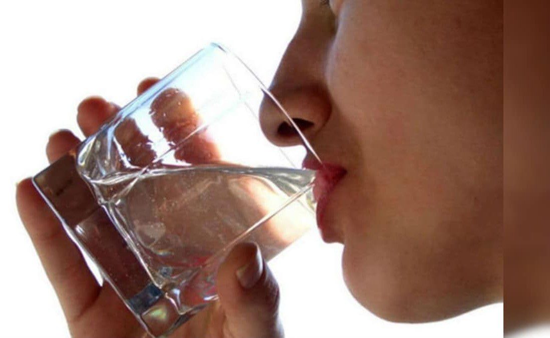 हैल्थ टिप्स: हिचकी से परेशान हैं? इन 5 असरदार घरेलू नुस्खों को आजमाएं