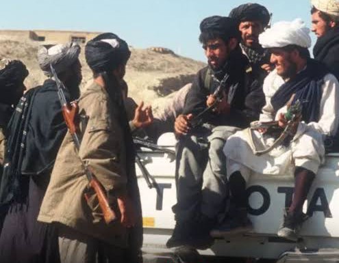 पड़ोस: अफगानिस्तान का पाकिस्तान के नूरखान एयरबेस पर हमला, दावा-32 पाकिस्तानी सैनिक मार गिराए