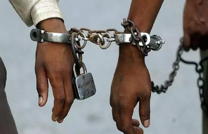 कामयाबी: पुलिस ने चोरी की छह बाइकों समेत दो आरोपियों को किया गिरफ्तार