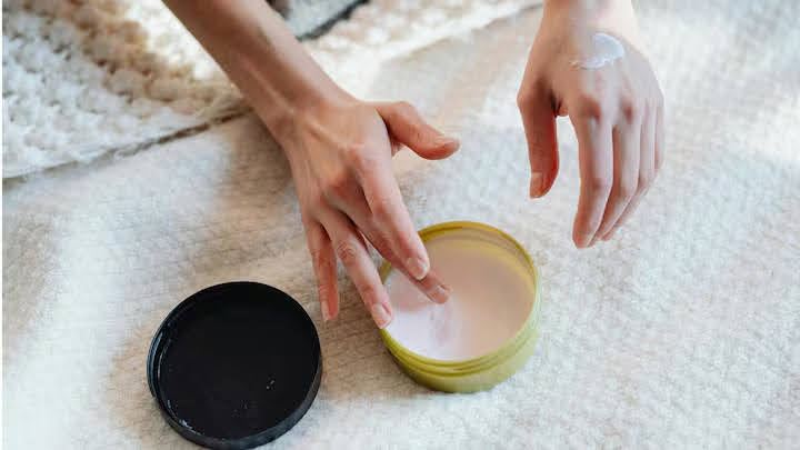 हैल्थ टिप्स:  हाथों की खुरदरी त्वचा को मुलायम बनाने के लिए अपनाएं ये प्रभावी तरीके