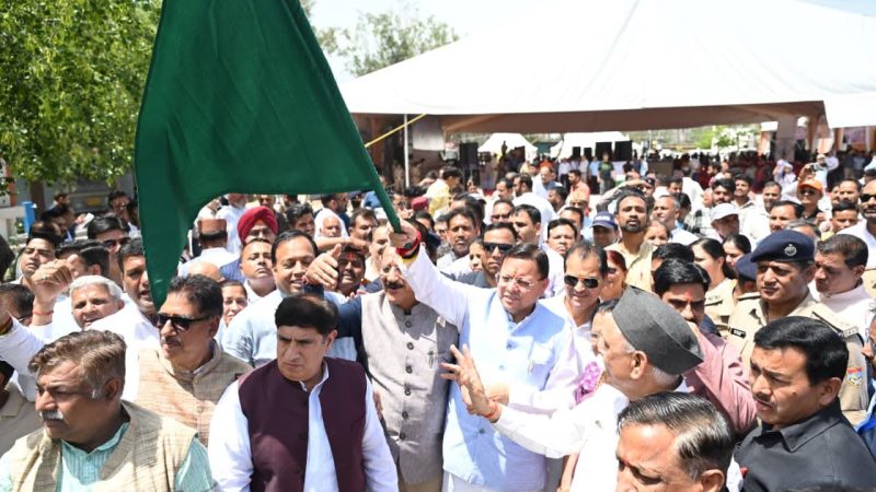 राज-काज: मुख्यमंत्री ने ऋषिकेश से चार धाम जाने वाली बसों को हरी झंडी दिखाकर किया रवाना  