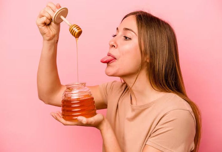 खान-पान: रोग प्रतिरोधक क्षमता और पाचन को बढ़ावा देने में मदद कर सकता है शहद, जानिए कैसे