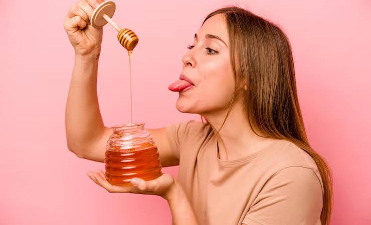 खान-पान: रोग प्रतिरोधक क्षमता और पाचन को बढ़ावा देने में मदद कर सकता है शहद, जानिए कैसे