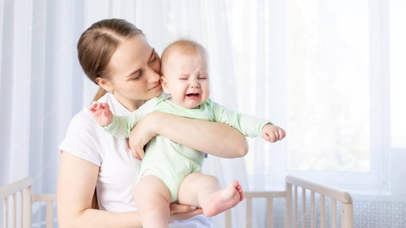वात्सल्य: रोते हुए बच्चे को शांत करने के लिए अपनाएं ये 5 तरीके, जल्द मिलेगा आराम