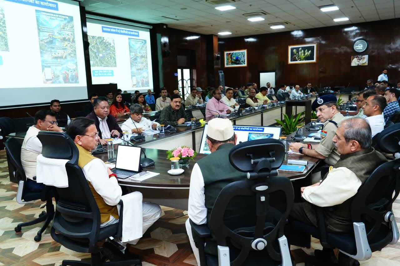 राज-काज: अब लंबित घोषणाओं पर होगी त्वरित कार्रवाई, समीक्षा बैठक में सीएम धामी ने दिए निर्देश