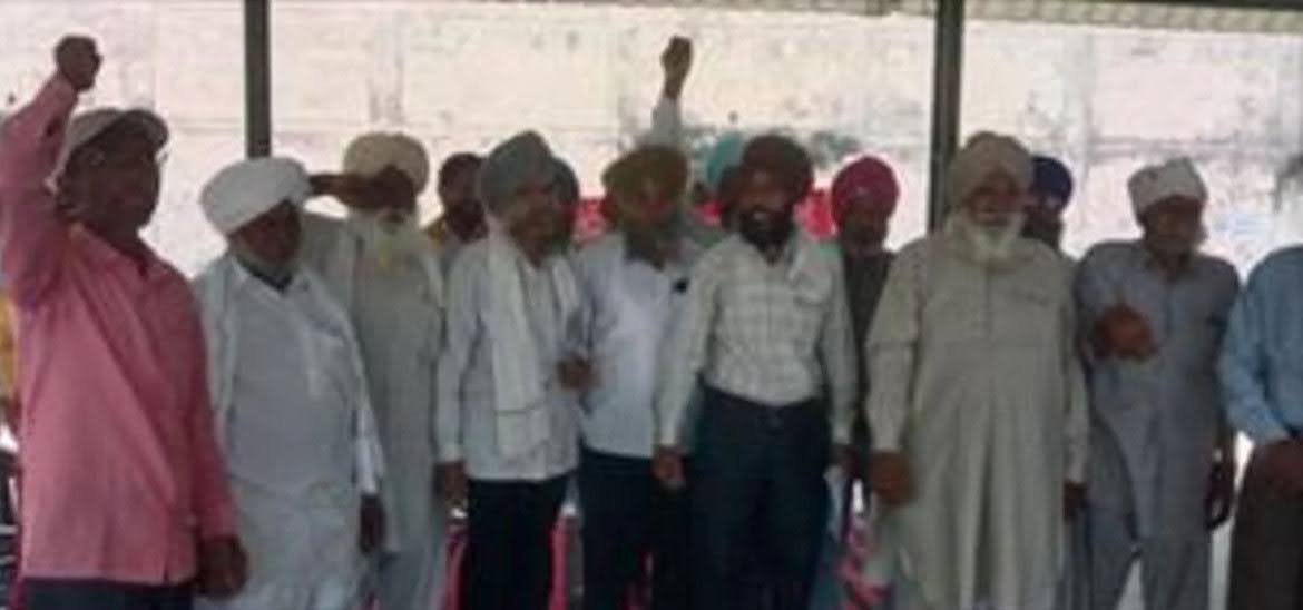 आक्रोश: गेहूं खरीद शुरू न होने पर भड़के किसान, मंडी में  प्रदर्शन  कर जताया गुस्सा