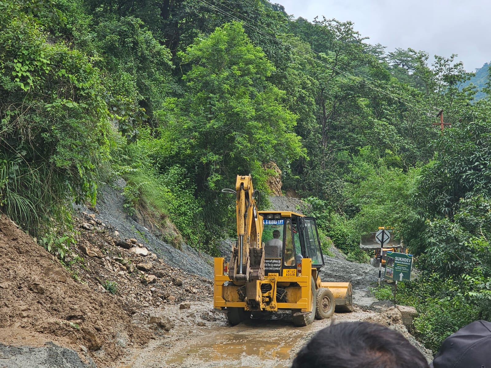 अनसुनी: लंबगांव-चमियाला सड़क चौड़ीकरण को करना पड़ सकता है इंतजार, शुरू नहीं हुई पहल