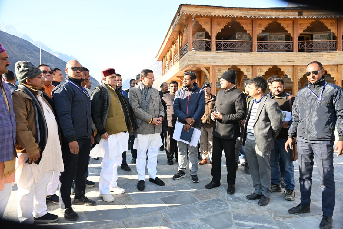 राज-काज: मुख्यमंत्री धामी ने ग्राउंड जीरो पर उतरकर की बद्रीनाथ धाम मास्टर प्लान की गहन समीक्षा 