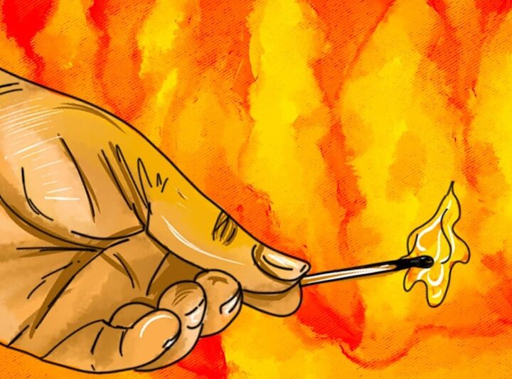 आक्रोश:  एसडीएम कार्यालय के बाहर किसान ने किया आत्मदाह का प्रयास, पुलिस ने रोका