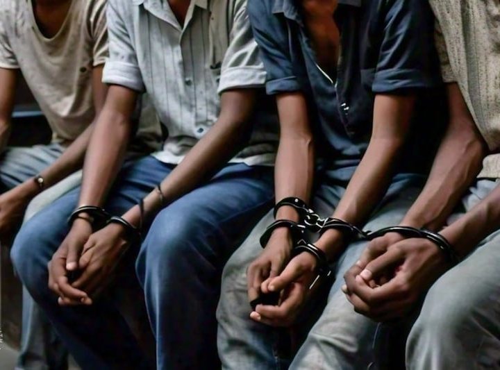 शिकंजा: युवकों पर फायरिंग करने में बाज गैंग के दो नाबालिग सहित पांच पकड़े  